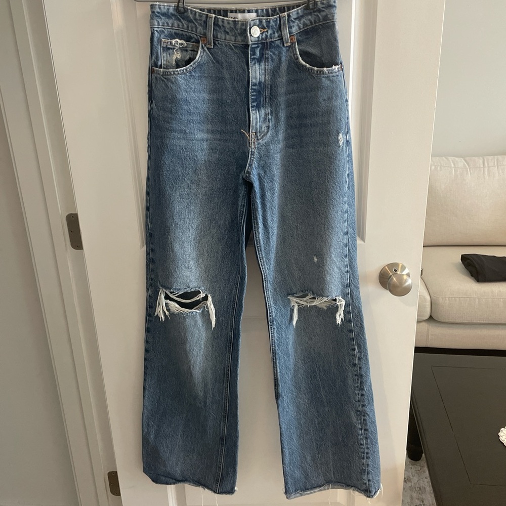 Zara high waisted wide-leg blue jeans with distressed knees